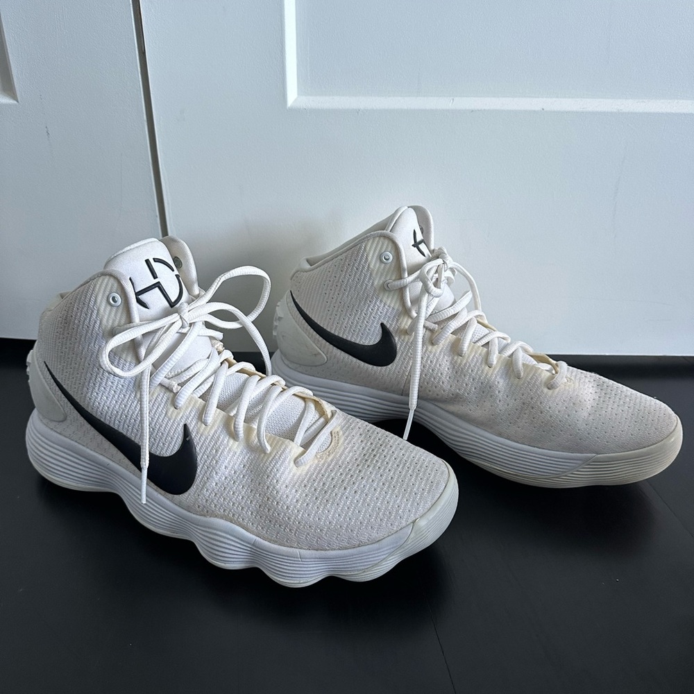 Nike Hyperdunk 2017 Athletic Basketball Shoes Mens 12 White Black 897808-100